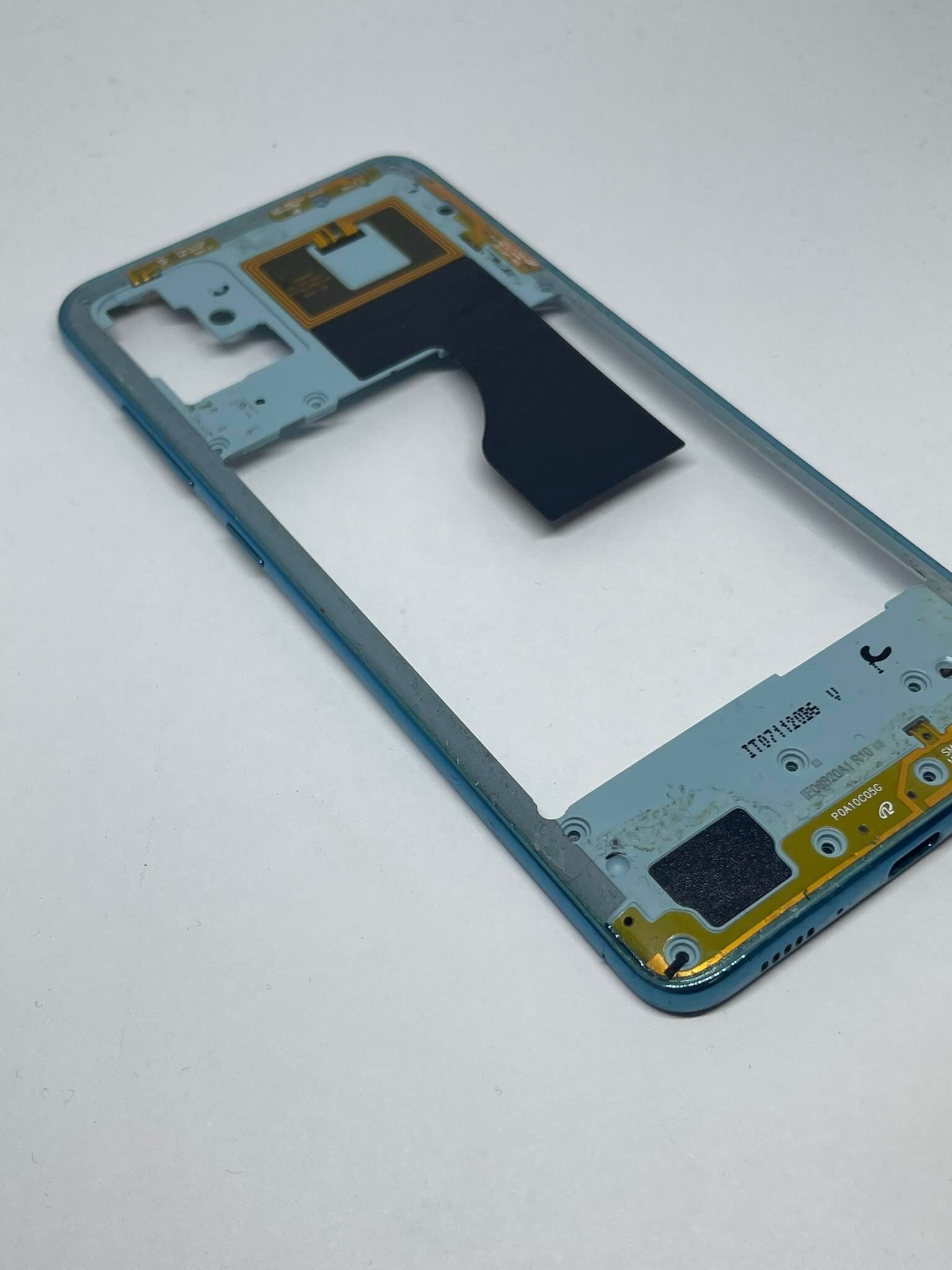 Средна рамка за Samsung Galaxy A51 blue употребявана - Image 3